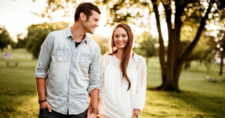 A young couple in a park. TN has no state inheritance tax.